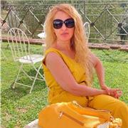 Laureata in Italiano con esperienza decennale sui ragazzi, avendo fatto per anni supplenza d'italiano alle scuole medie e superiori e rinforzo su grammatica italiana anche con ragazzi stranieri